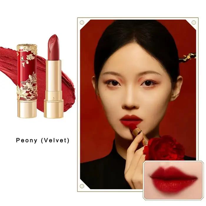 Rouge à lèvres mat velours hydratant, toucher doux, fini soyeux, longue tenue, crème à lèvres style 