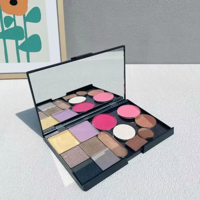 Palette de fards à paupières multi-grilles