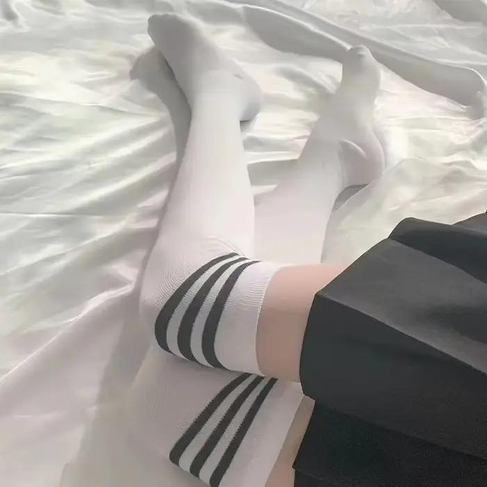 Chaussettes hautes pour femmes, chaussettes hautes à rayures solides, amincissantes, confortables