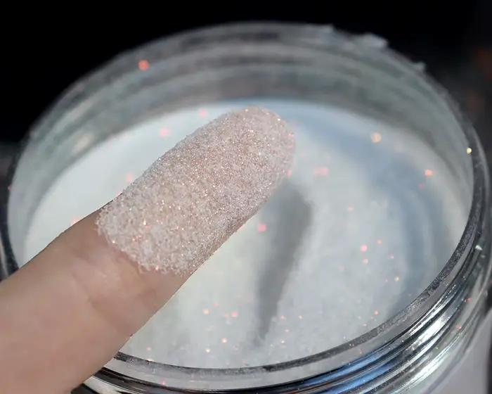 Poudre de paillettes féerique irisée blanche