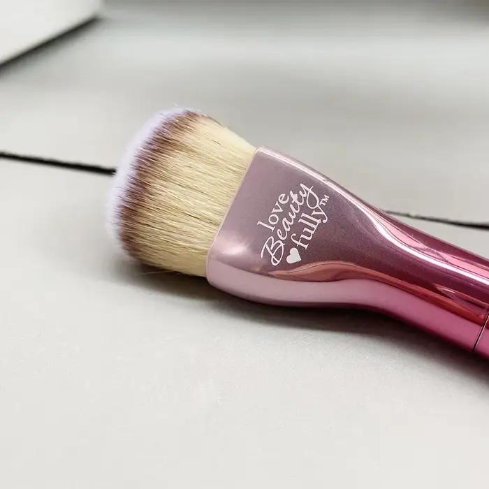 Love Beauty – pinceau de fond de teint rose en forme de cœur