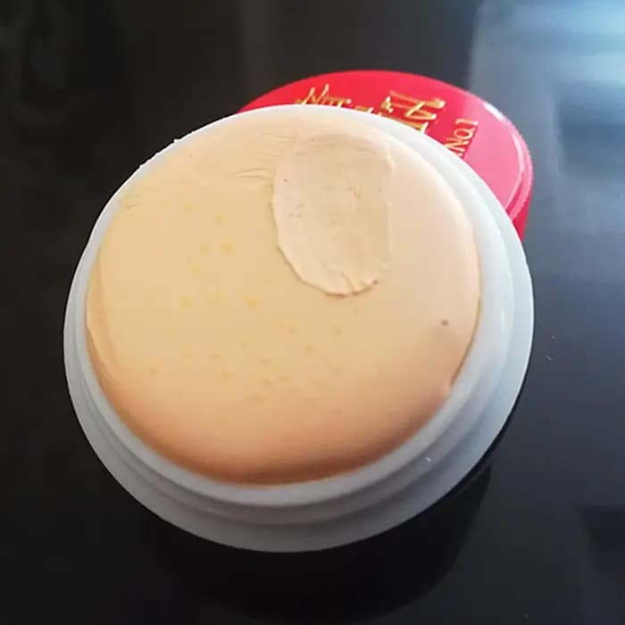 Crème à perles éclaircissante pour le visage
