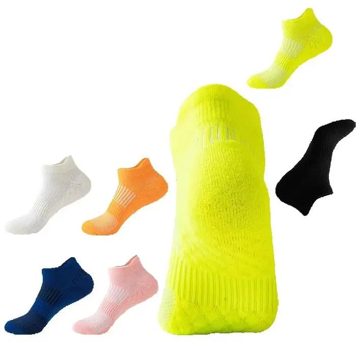 Chaussettes de sport courtes respirantes et anti-odeur, avec semelle absorbante et massante, idéales pour le badminton et la course à pied