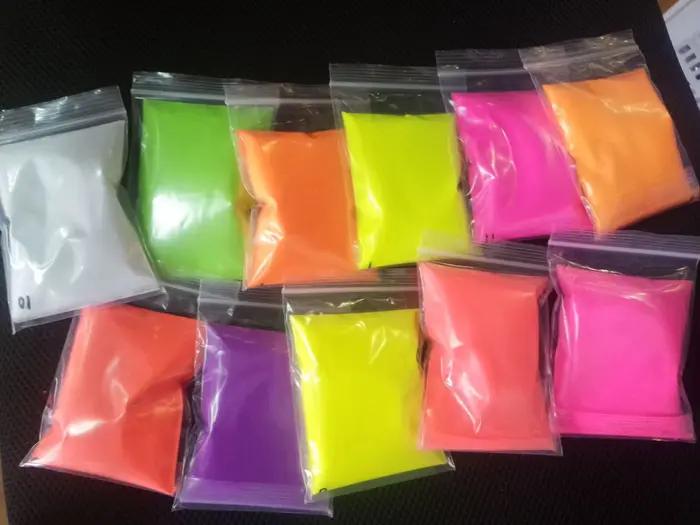 Poudre fluorescente de couleur néon brillante