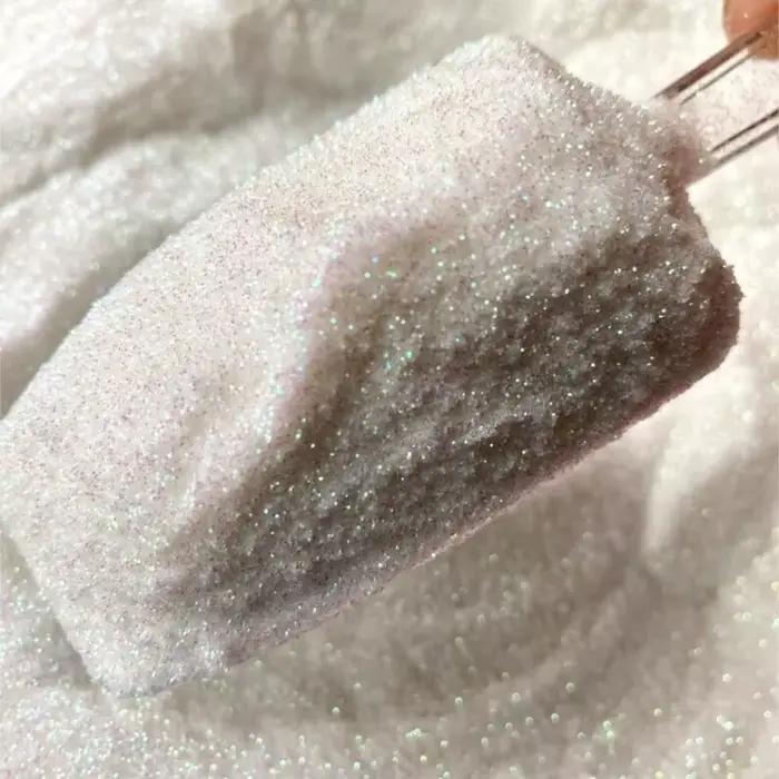 Poudre irisée blanche pour ongles