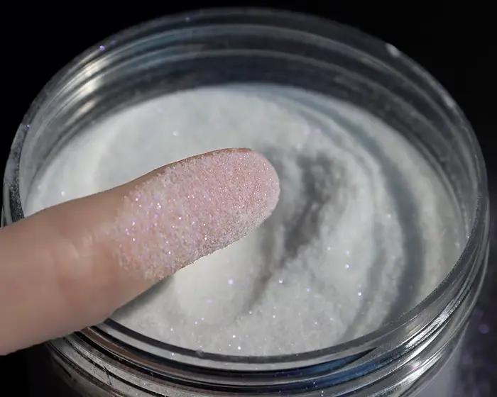 Poudre de paillettes féerique irisée blanche