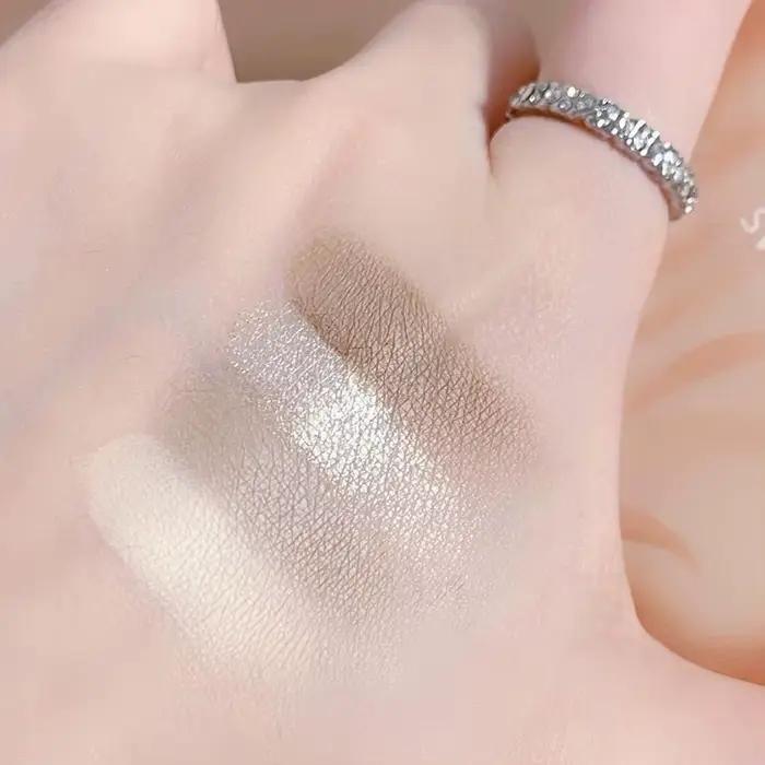 Palette d'ombres bronzantes pour le visage