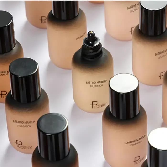 Crème de fond de teint liquide pour le visage
