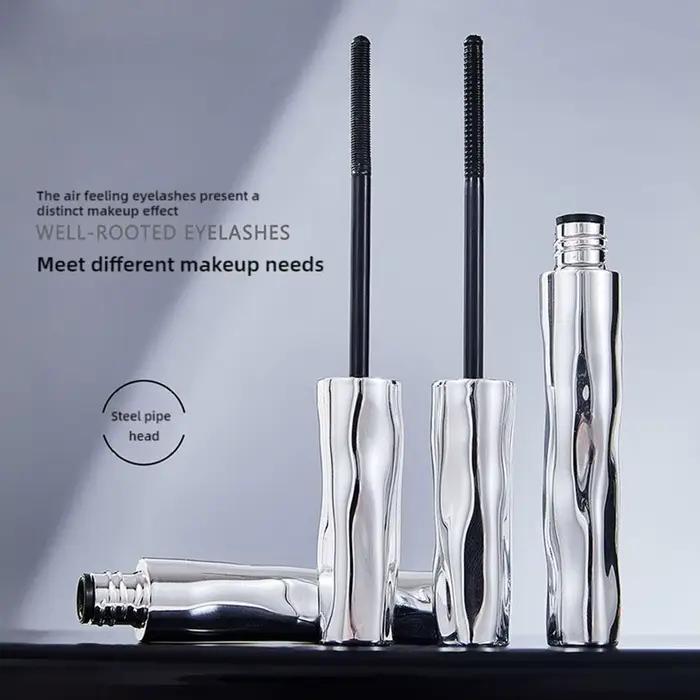 Mascara pour cils épais et bouclés