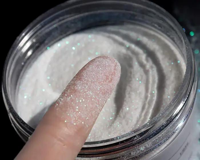 Poudre de paillettes féerique irisée blanche