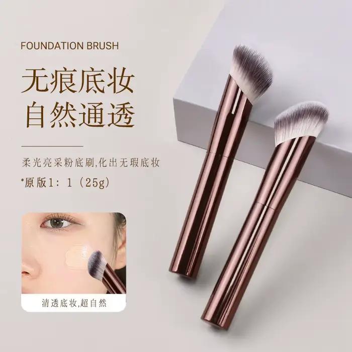 Pinceau de fond de teint angulaire à poils synthétiques doux, outil de maquillage professionnel pour une application impeccable