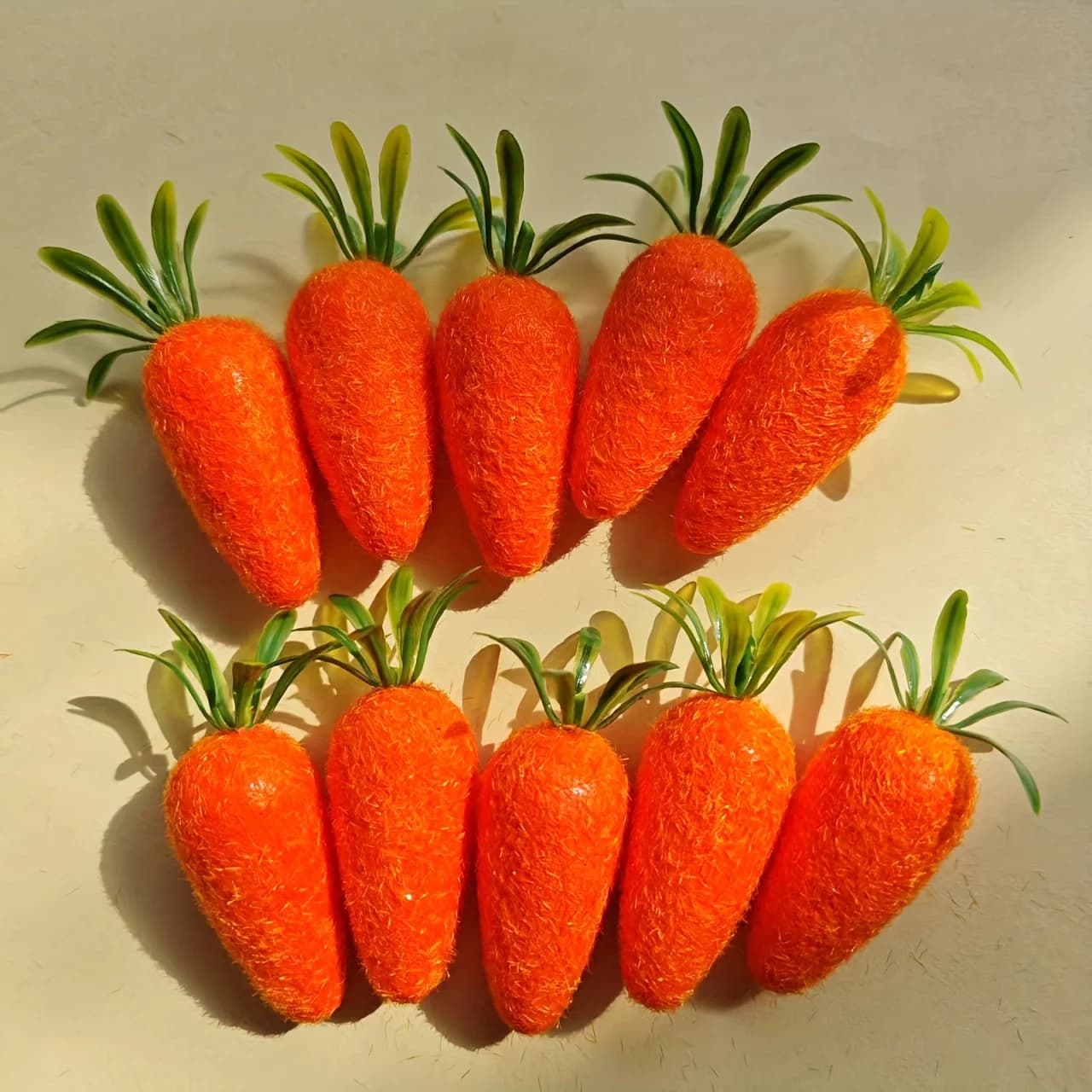 Mini décorations de carottes réalistes en tissu feutré, 12 pièces, idéales pour la pâques, le Thanks