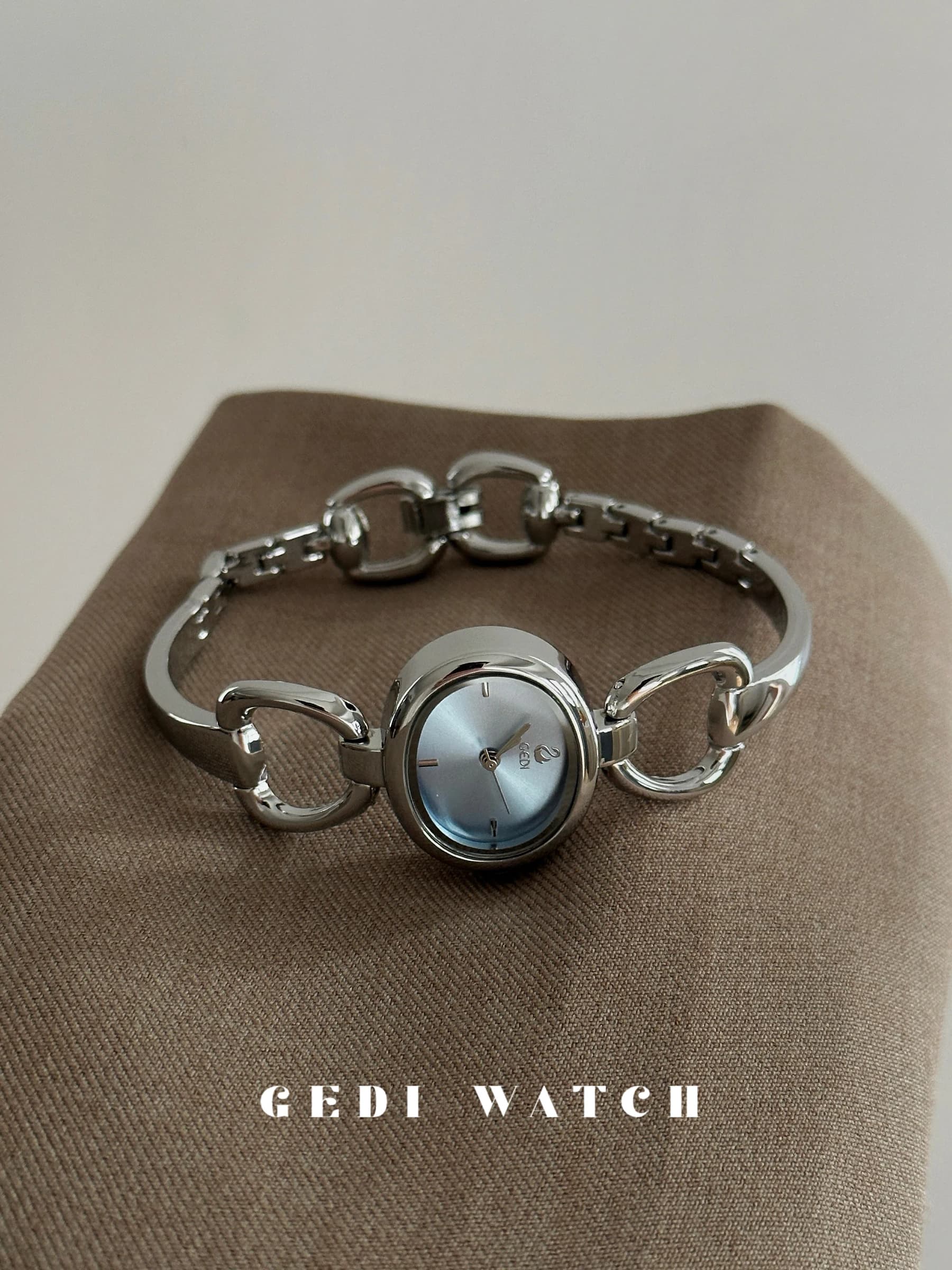 Montre bleue cygne ovale demi-Bracelet montre de créateur femmes 2025 nouveau luxe de haute qualité 