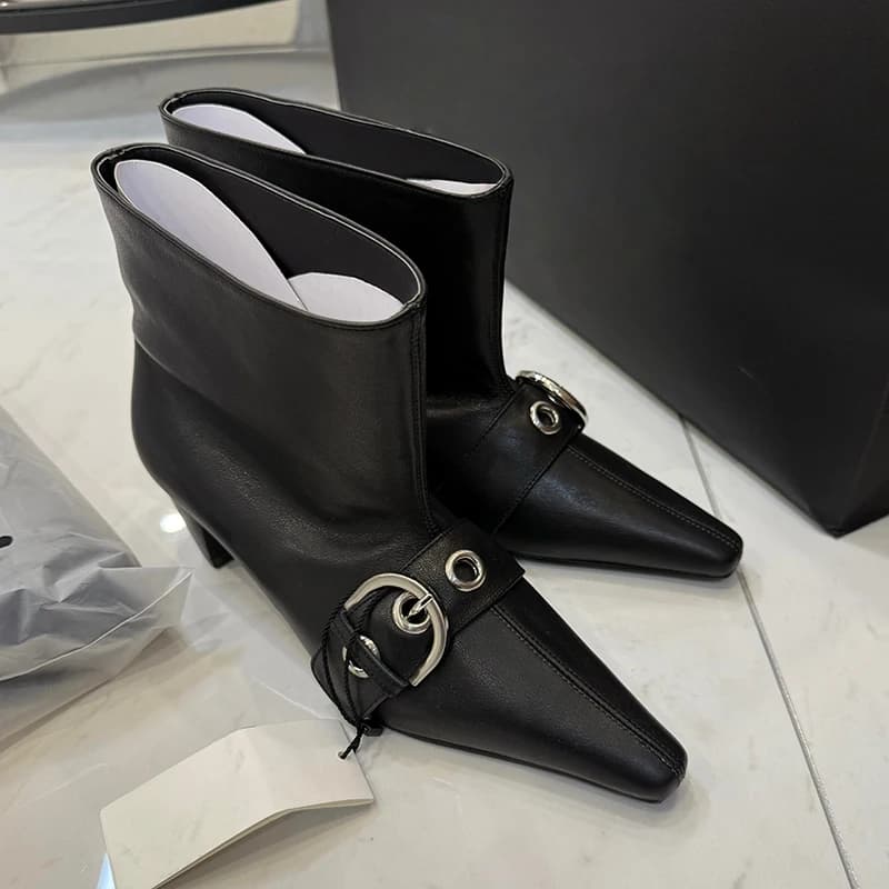 Mode bout pointu talon bas femmes Chelsea bottes dames élégant ceinture boucle moderne chaussons cou