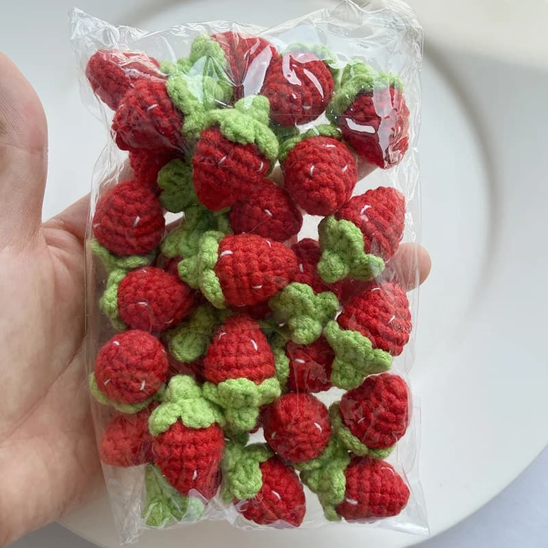 10PCS Mini Fruits au Crochet Mignons (Fraises, Carottes) 3CM/1.18" pour Décorations de Chapeaux, Pul
