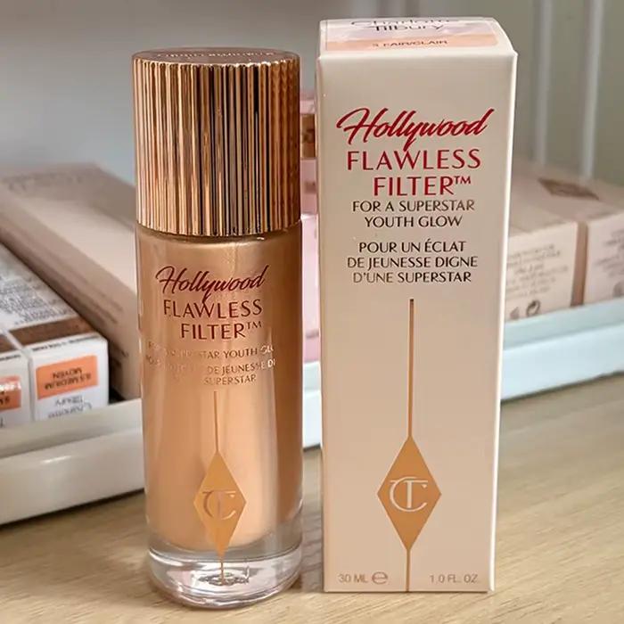 Fond de Teint Liquide Starlight Charlotte Tilbury, Haute Brillance, Couvrant les Imperfections du Vi