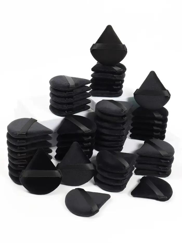 Éponge de maquillage triangulaire noire en velours doux pour le visage
