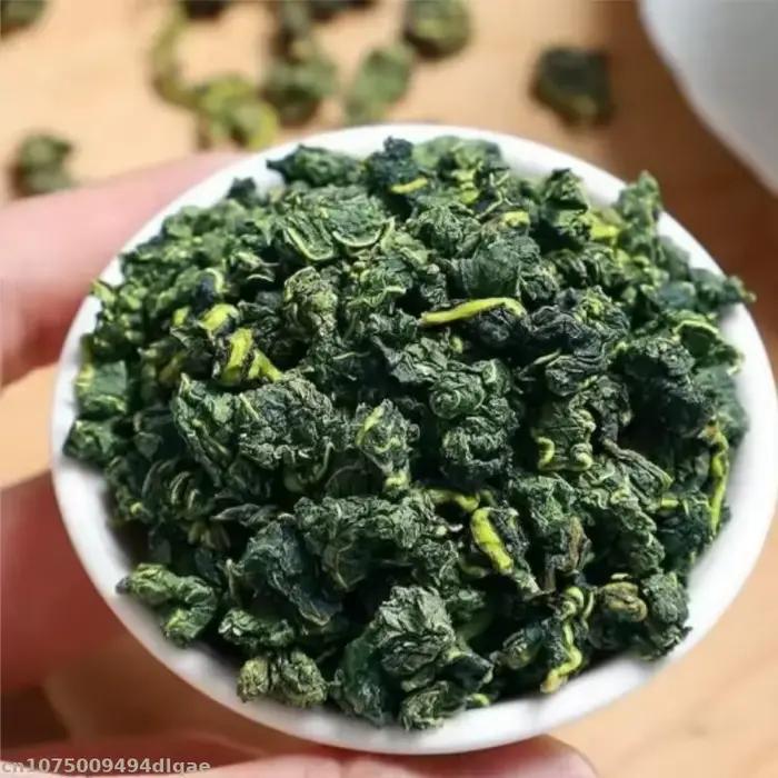 Les granulés de feuilles de mûrier en vrac de qualité 100% sont utilisés pour remplir des Sachets avec des bougies en résine de cristal pour fabriquer du savon de bain