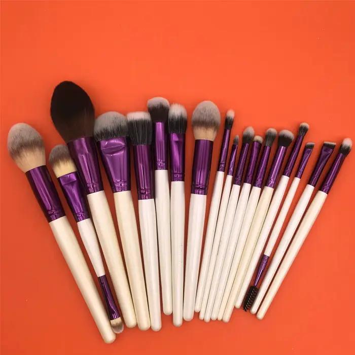 Ensemble de pinceaux de maquillage YLovely en bois et métal avec poils synthétiques pour un maquillage parfait occasions professionnelles et soirées spéciales