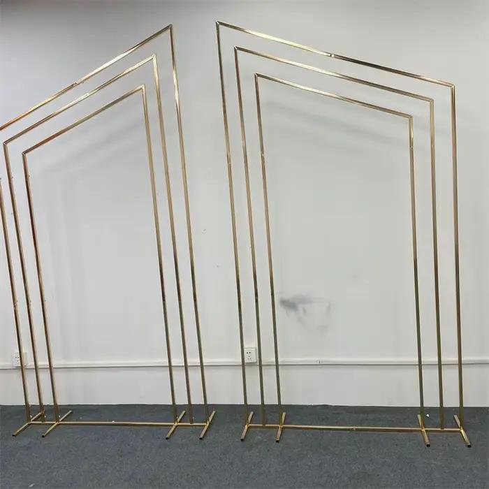 Nouvelle Arrivée : Magnifique Arche de Mariage et de Fête en Métal Doré, Cadre Géométrique à Biseaux, Décoration de Fond Spectaculaire pour Cérémonies