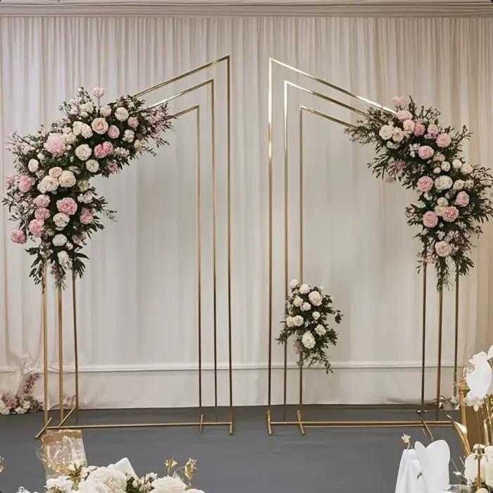 Nouvelle Arrivée : Magnifique Arche de Mariage et de Fête en Métal Doré, Cadre Géométrique à Biseaux, Décoration de Fond Spectaculaire pour Cérémonies