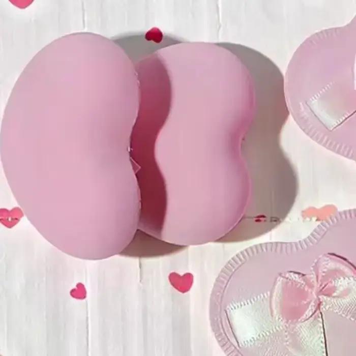 Bouffantes de poudre de maquillage avec nœud en forme de cœur
