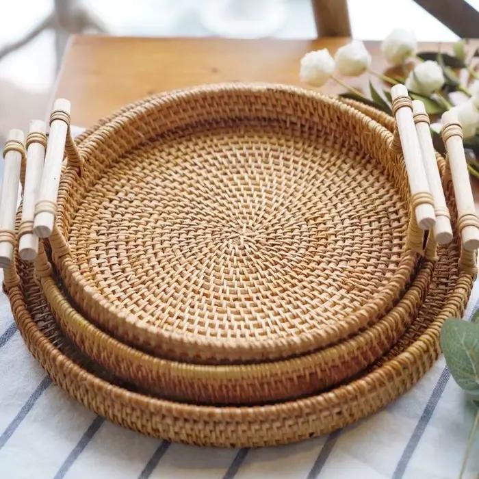 Panier en rotin naturel tissé à la main - Plateau de rangement de style campagnard pour la cuisine, la table à manger | Organisateur alimentaire et décoration d'intérieur écologiques