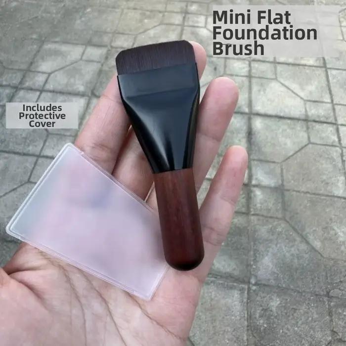 Pinceau à fond de teint mini créatif à poils doux
