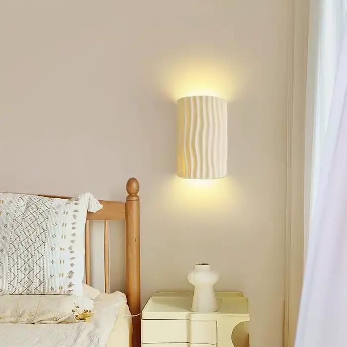 Lampe murale de chevet pour chambre à coucher, lumière décorative de fond de mur de salon style crème, lumière LED d'ambiance pour couloir