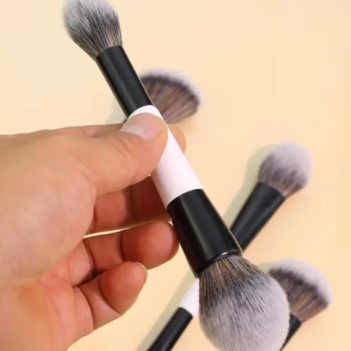 Pinceau pour le visage à double extrémité pour poudre