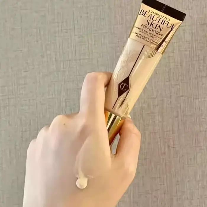 Fond de teint Airbrush Flawless de Charlotte Tilbury