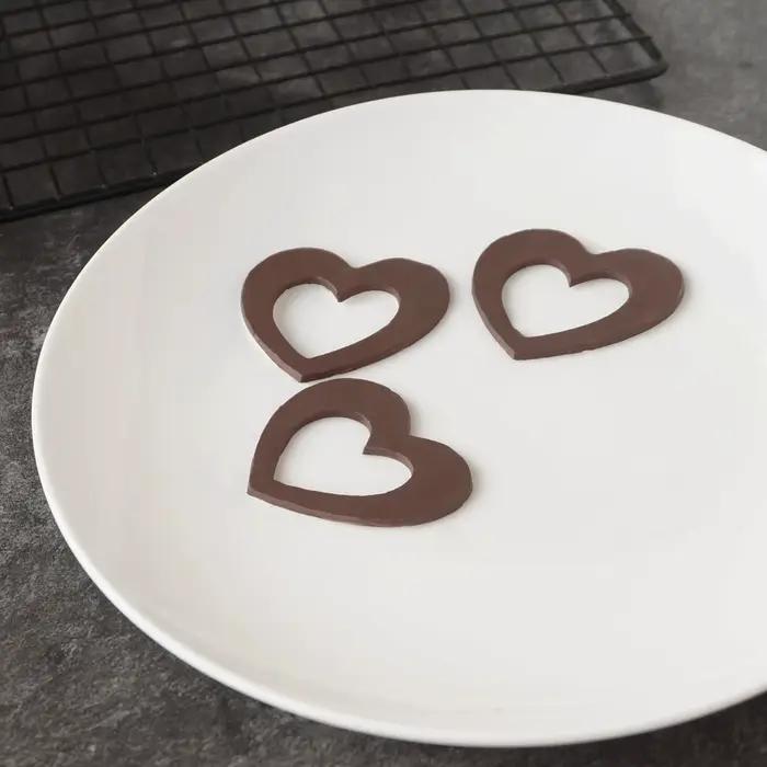 Pochoir à chocolat en forme de cœur, moule à Mousse, décoration de gâteau ajouré, feuille de transfert de chocolat en forme de cœur d'amour, Chablon de cuisson