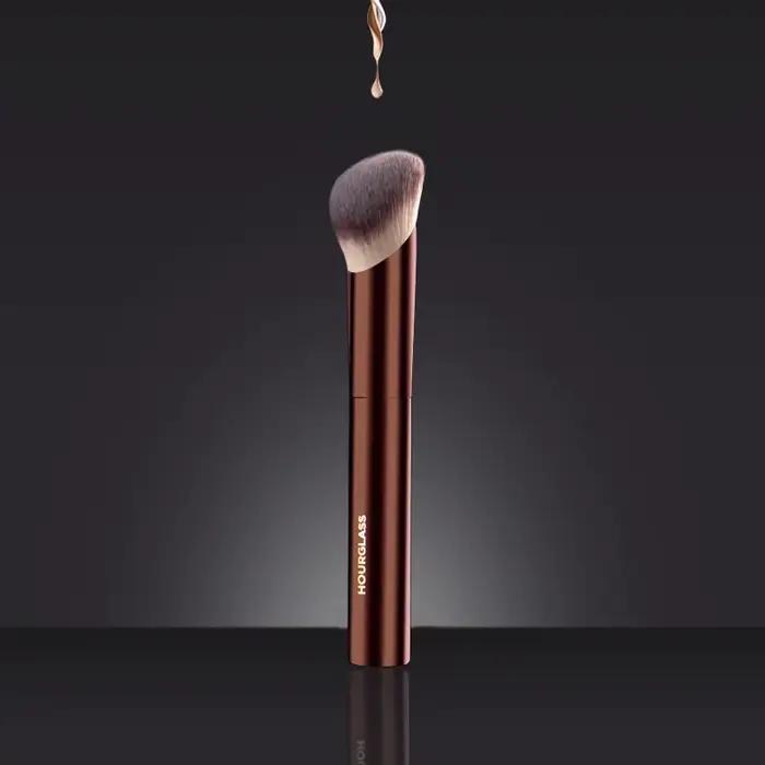 Hourglass-Pinceau de maquillage à poils en fibre douce