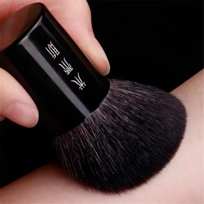 Buff Bronzer poudre Kabuki brosse poils naturels en déplacement