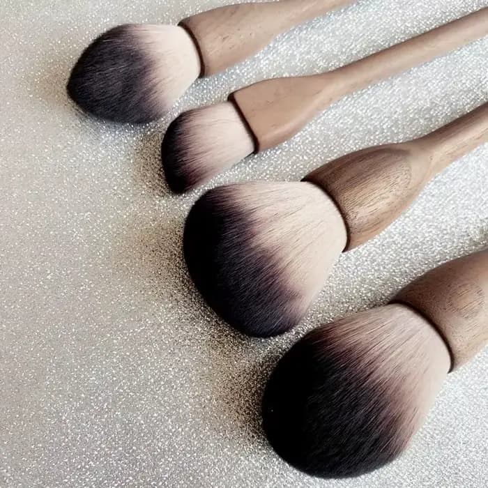 Pinceaux à manche en noyer pour maquillage