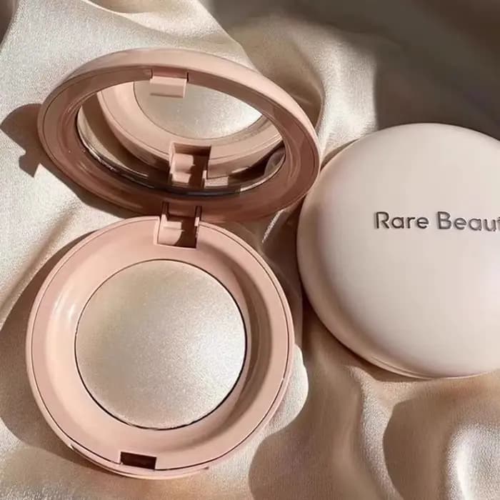 Palette de surligneur de luxe RARE BEAUTY Positive Light Silky Touch