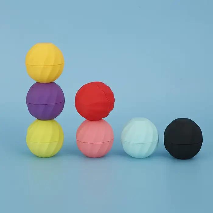 Pot de baume à lèvres en plastique en forme de boule vide