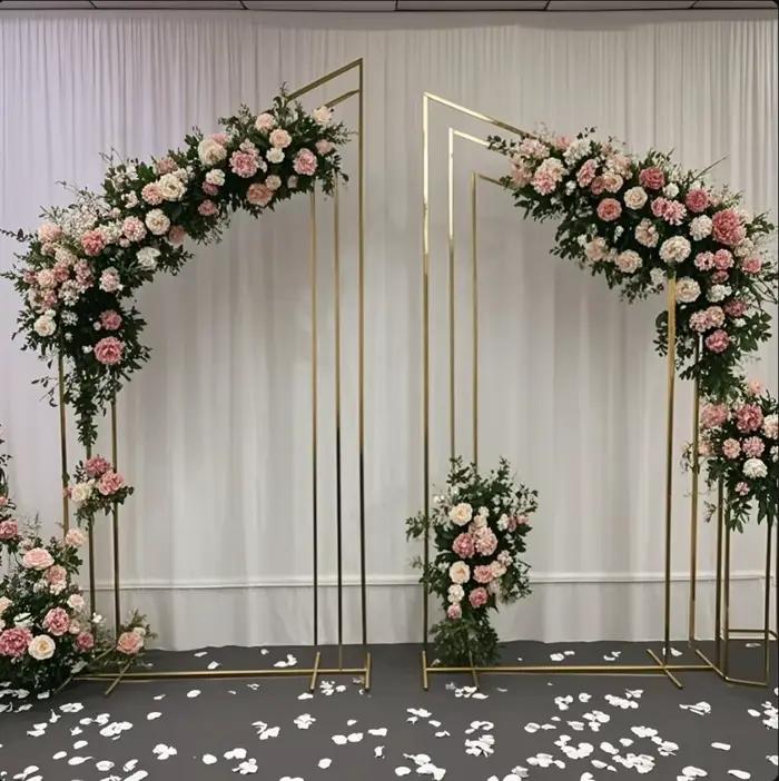 Nouvelle Arrivée : Magnifique Arche de Mariage et de Fête en Métal Doré, Cadre Géométrique à Biseaux, Décoration de Fond Spectaculaire pour Cérémonies