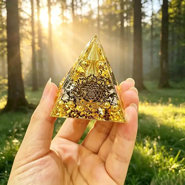 Pyramides en pierre de cristal naturel de 5 cm, pyramides en résine faites à la main, pyramides naturelles, décoration de bureau pour la méditation et le yoga, idée cadeau