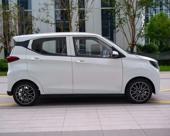 NOUVEAU Véhicule Électrique Miniature Économique à Conduite à Droite pour une Efficacité Routière Optimale