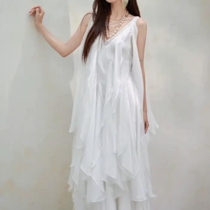 Robe longue blanche style jupe superposée à col en V, nouvelle collection printemps-été, taille haute, coupe trapèze, en polyester, idéale pour les anniversaires