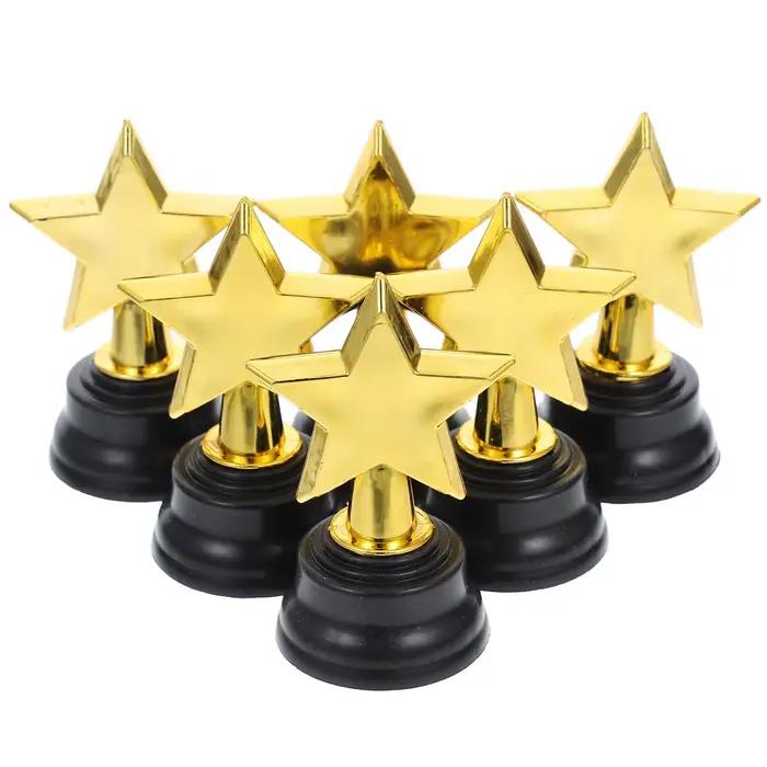 6 mini trophées étoiles dorées – Cadeaux de fête et prix de jeu pour les remises de diplômes de maternelle, les compétitions et les récompenses