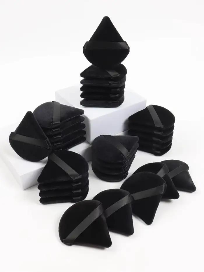 Éponge de maquillage triangulaire noire en velours doux pour le visage