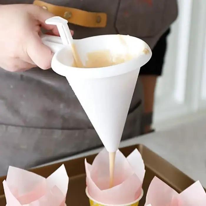 1 pièces cuisine bricolage pratique chocolat bonbons glaçage entonnoir moule blanc de qualité alimentaire en plastique crêpe crème pâte distributeur moules