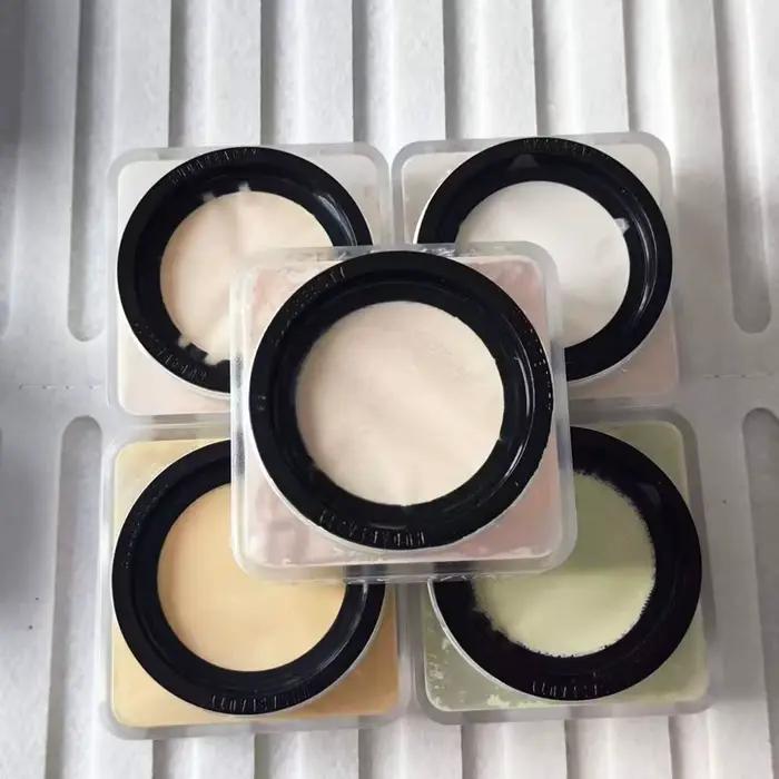 Poudre pressée pour le visage 5 couleurs