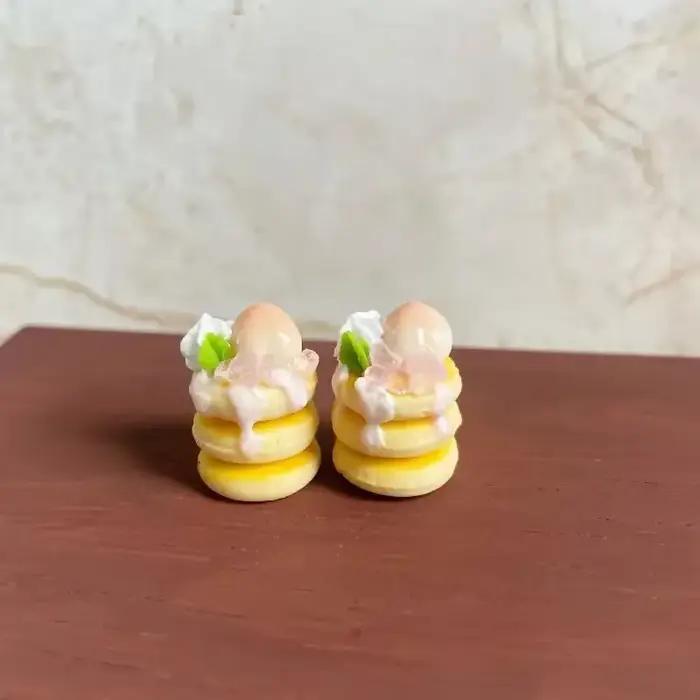Maison de poupée Miniature, jouet alimentaire, pêche, 3 couches, modèle de gâteau crème, décoration DIY pour accessoires de poupée, cadeau pour enfants, 1 pièce