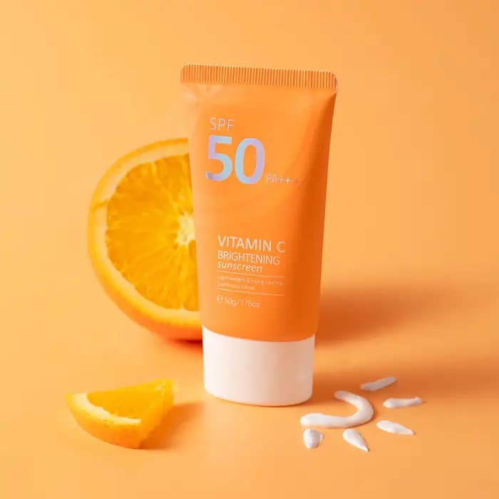 Éventuelles F50 +-Crème solaire à la vitamine C pour la peau grasse