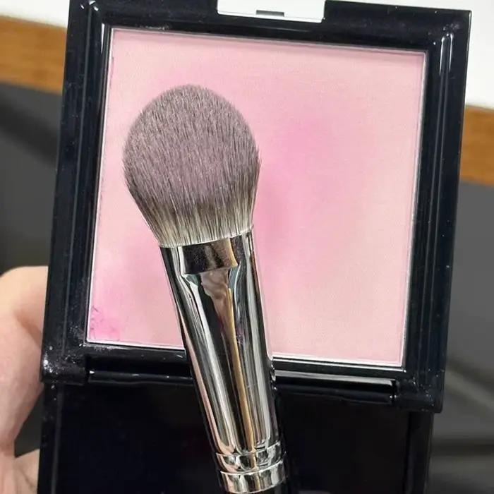 Pinceau à fard à joues en forme de cœur de pêche