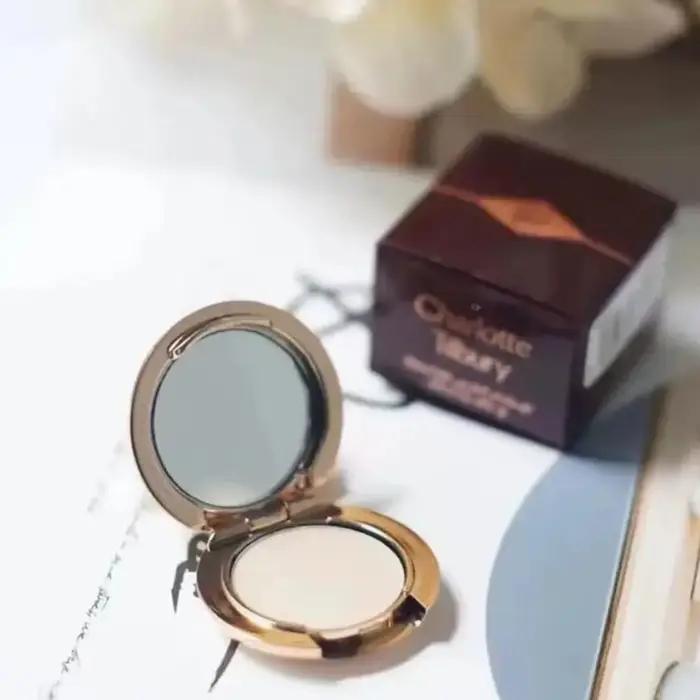 Charlotte Tilbury Poudre compacte anti-brillance format mini