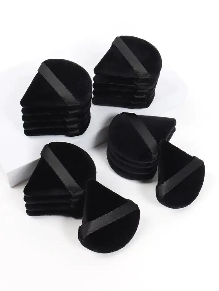 Éponge de maquillage triangulaire noire en velours doux pour le visage